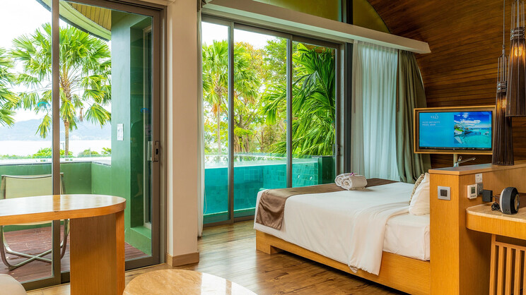 Crest Resort & Pool Villas